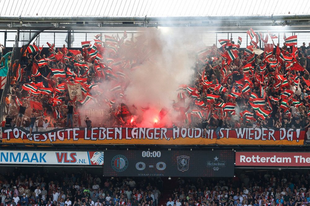 Opmerkelijk: 'Feyenoord liegt om Twente-supporters te weren uit de Kuip'
