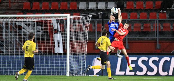 Jong FC Twente speelt in allerlaatste seconde gelijk tegen VVV-Venlo