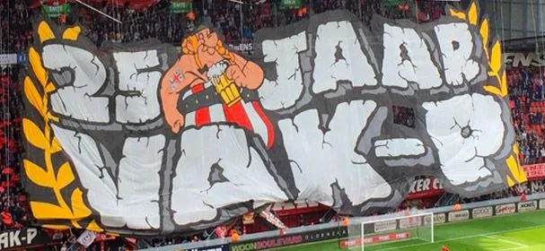 FC Twente onderuit. ULTRAS Vak P zorgen voor hoogtepunt