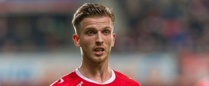 Hake voert noodgedwongen één wijziging door bij FC Twente