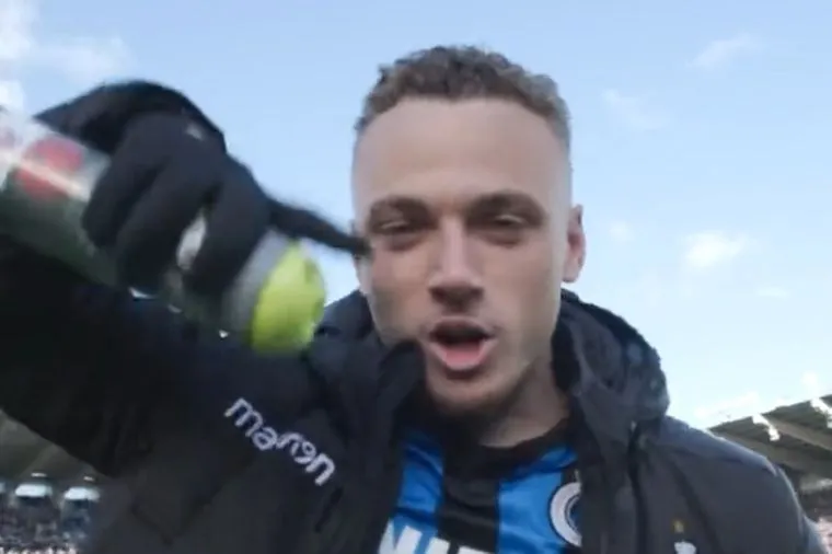 Video: Geniale actie Noa Lang bij streekderby: "Bruges’ territory. Wegwezen!"