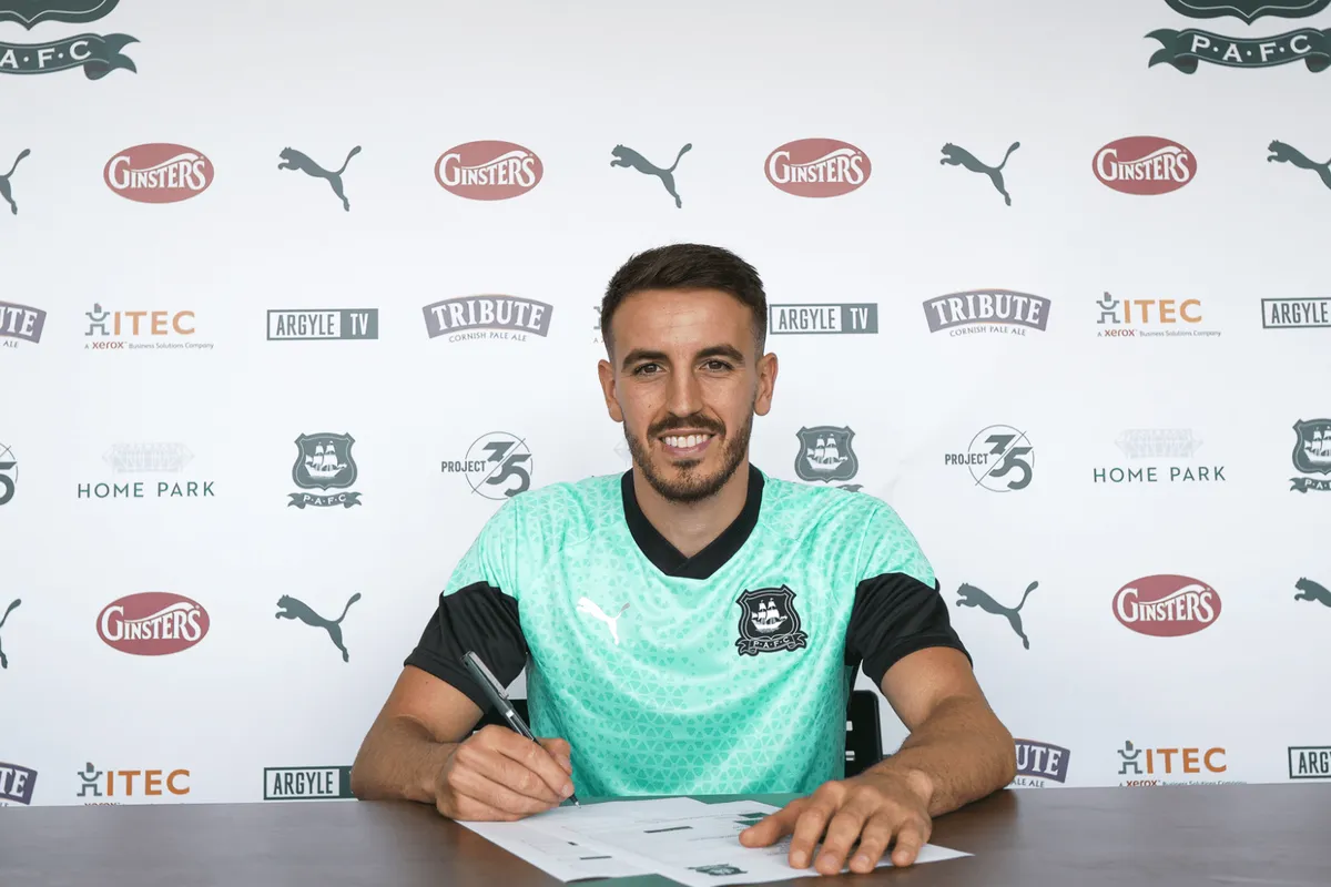 BREAKING: Pleguezuelo verlaat FC Twente en verkast naar Plymouth Argyle
