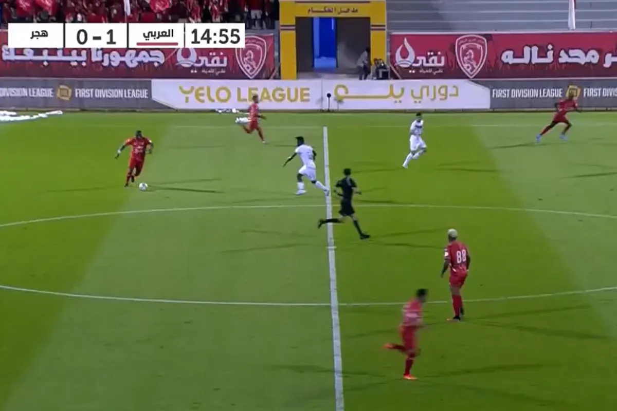 ZIEN! Ola John scoort van eigen helft in Saoedi-Arabië