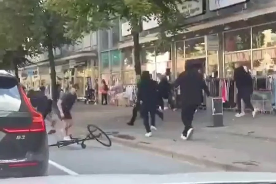 Update: Man in ziekenhuis is Twente-supporter en moet langer blijven.