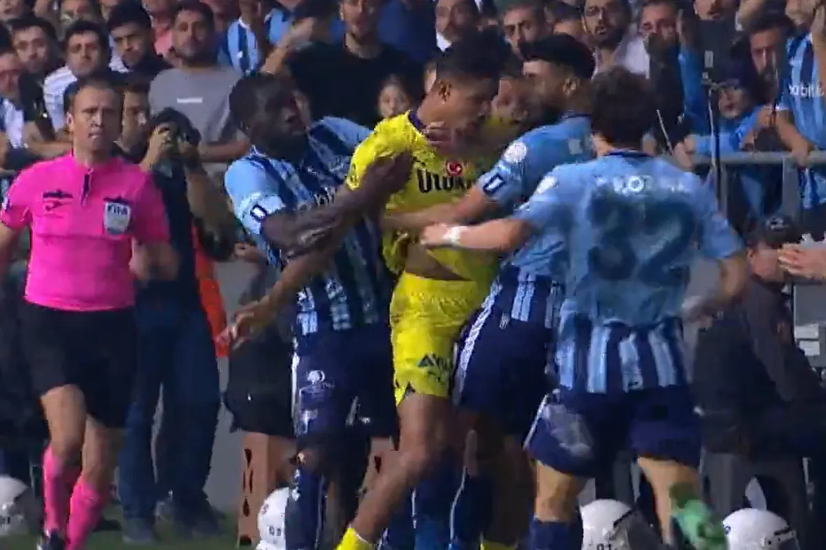 oosterwolde opstootje fenerbahce 2023