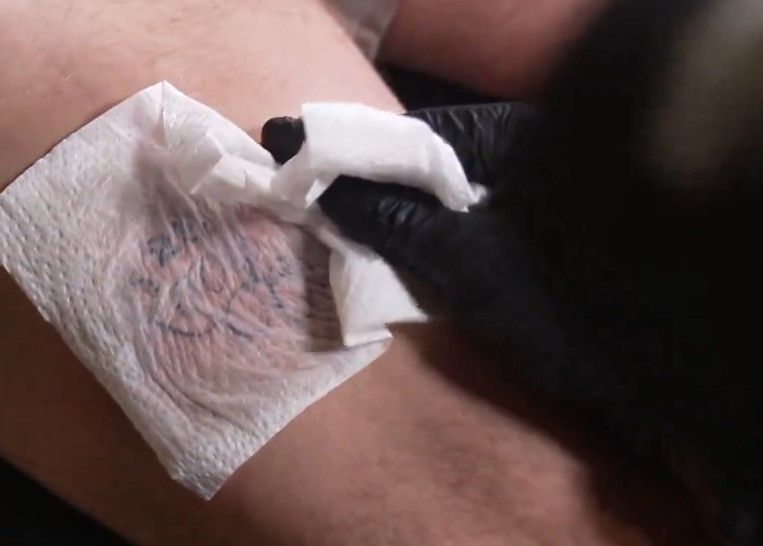 Video | Van Rooij-tattoo is gezet: Rutger denkt al aan een tweede