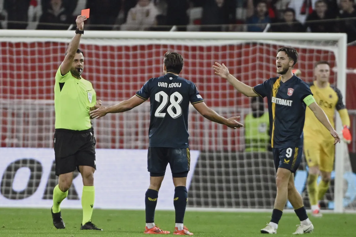 van rooij rode kaart nice fc twente