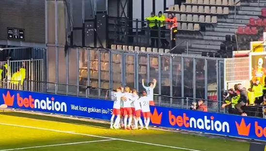 unuvar juichen voor leeg uitvak go ahead eagles fc twente 2024 2025