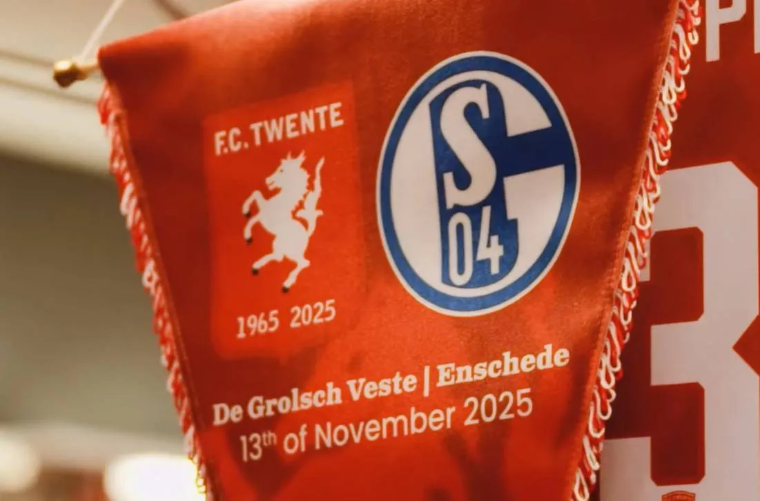 fc-twente-schalke-jubileum-2025-vaan