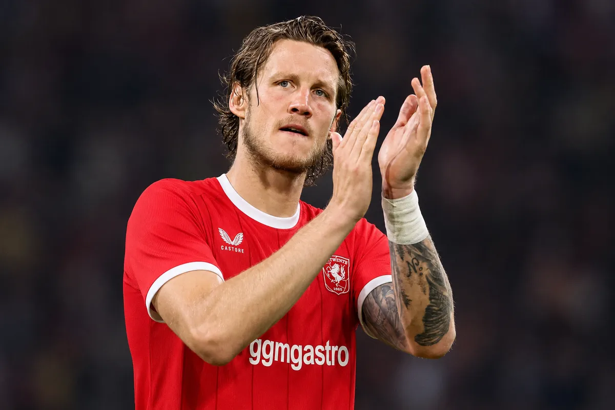 Wout_weghorst-Twente_shirt_gemaakt_juichen