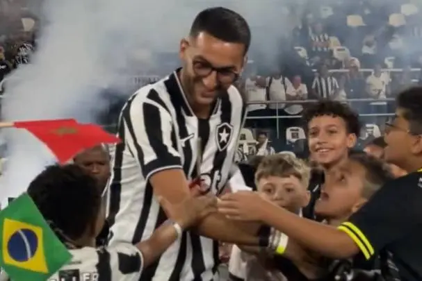 Hakim-Ziyech-presentatie-Botafogo-FR