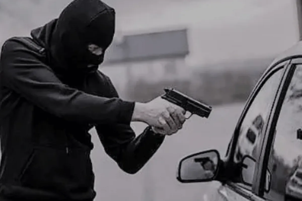 Videobeelden beroving topbokser vrijgegeven: 'Onder schot gehouden'