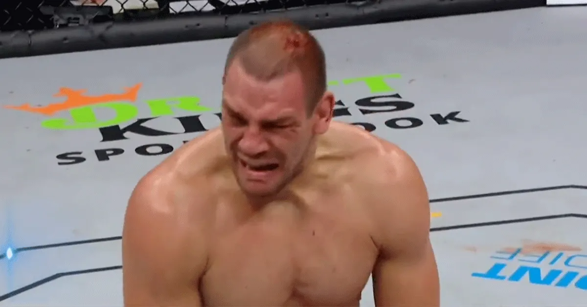 Kooivechter Ante Delija in tranen na slopen tegenstander! 'Gehaktdag'