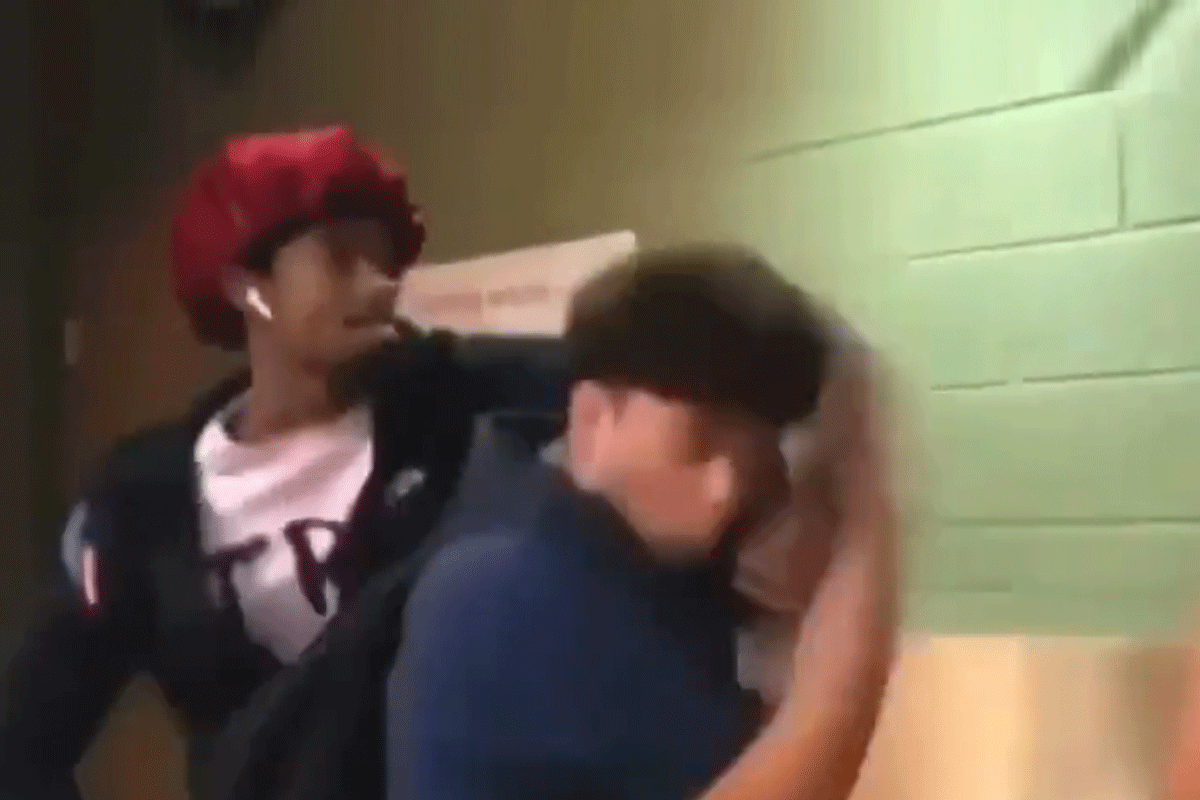 Autistische jongen mishandeld: MMA-vechter jaagt op dader