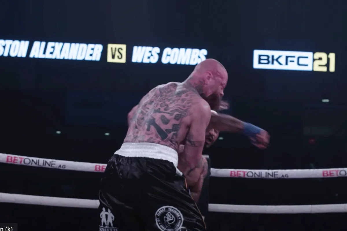 Joe 'Diesel' KO't rivaal dwars door de touwen van de ring