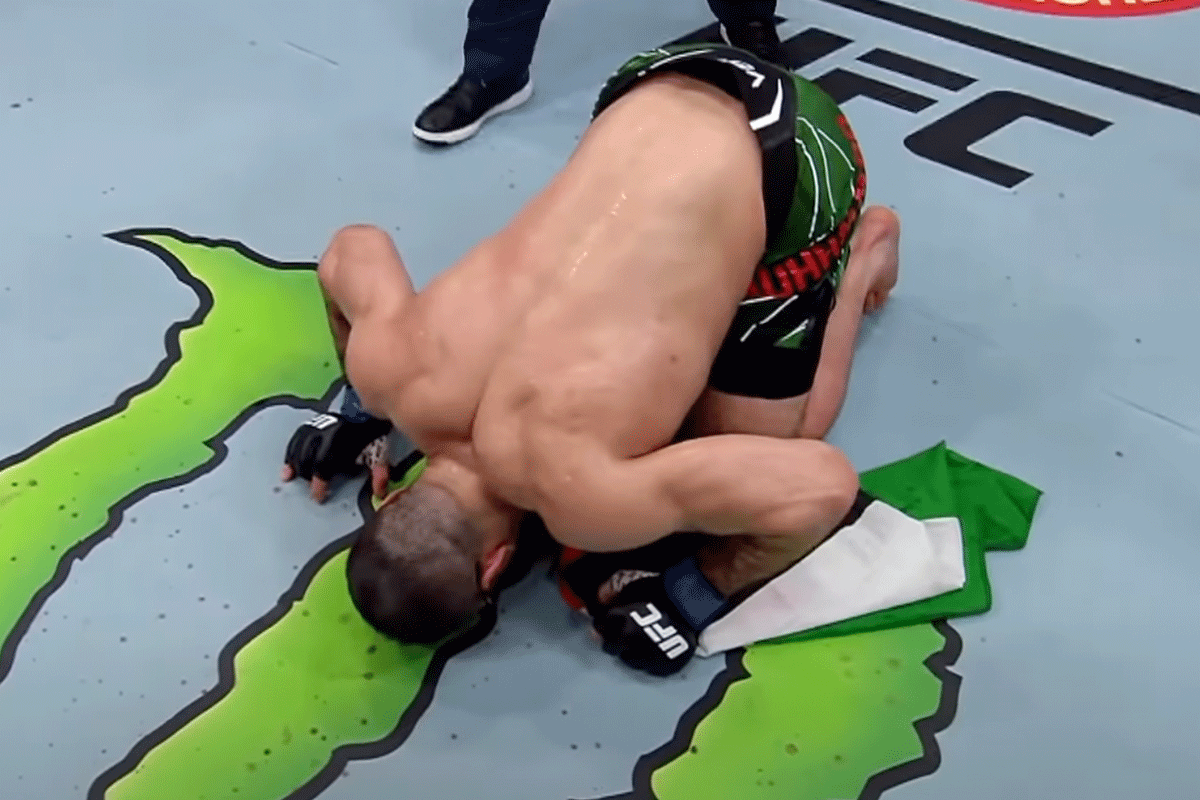 UFC'er Mohammed neemt wraak met winnen wedstrijd: 'Titelkans dichterbij'