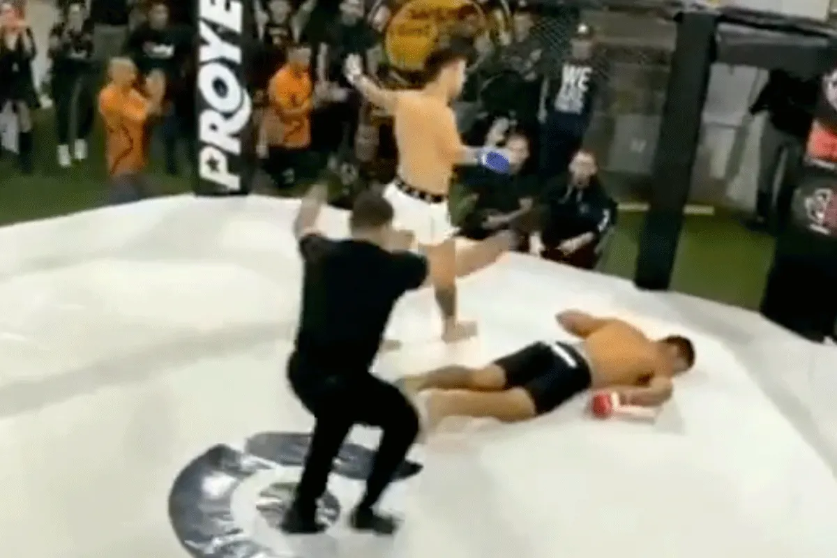 Zien! Vechter neergeklapt door 'Bom KO' (video)