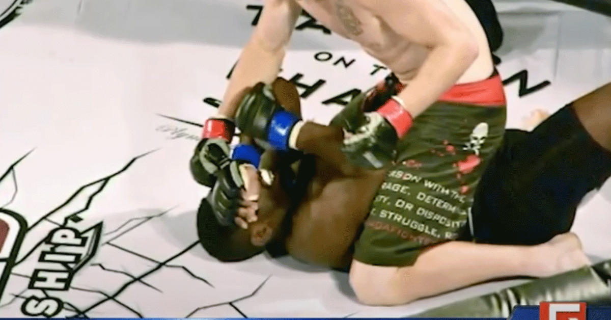 'Nachtmerrie!' Geliefde MMA-vechter overlijdt na debuut wedstrijd (video)
