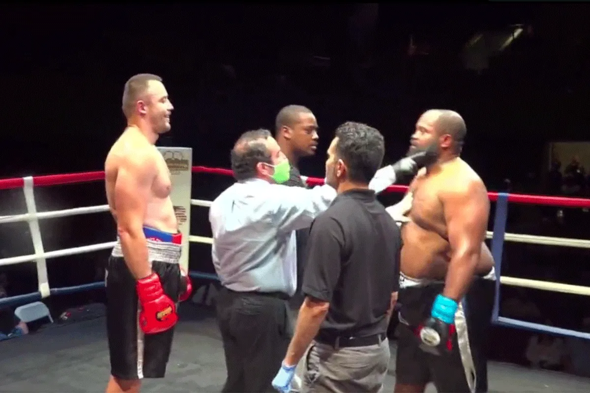 'Rake klappen!' Bokser PISSED omdat scheids gevecht stopt