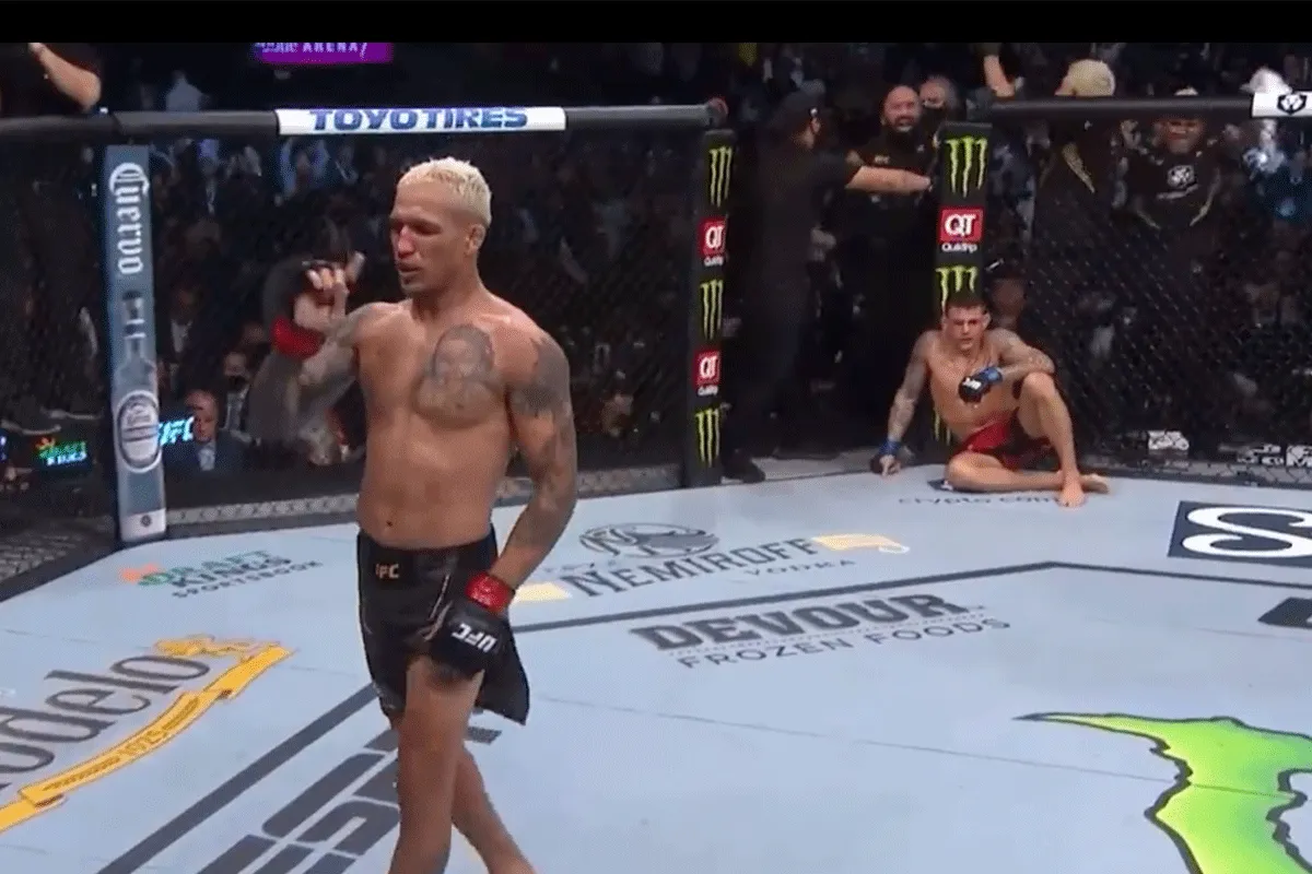 Machteloos! Poirier faalt in titelgevecht met Oliveira