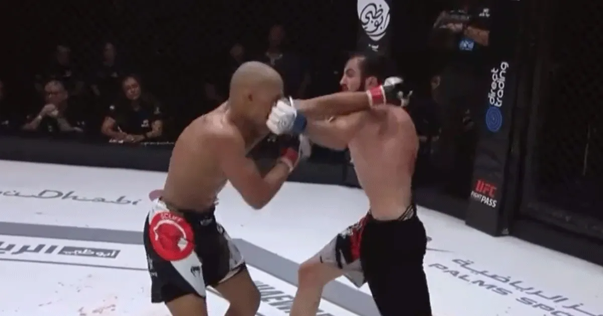 ? | Neus kooivechter explodeert? Scheidsrechter legt wedstrijd stil