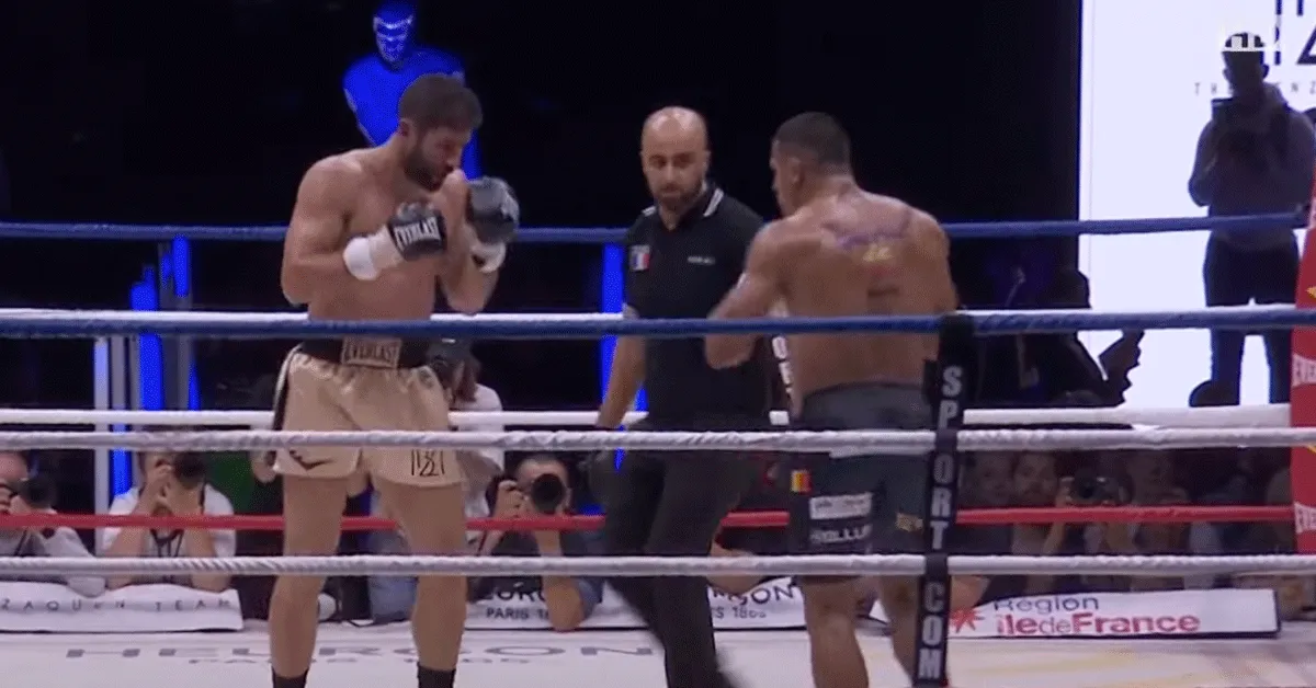 'Diefstal!' Kickbokser beroofd van winst in controversiële wedstrijd (video)