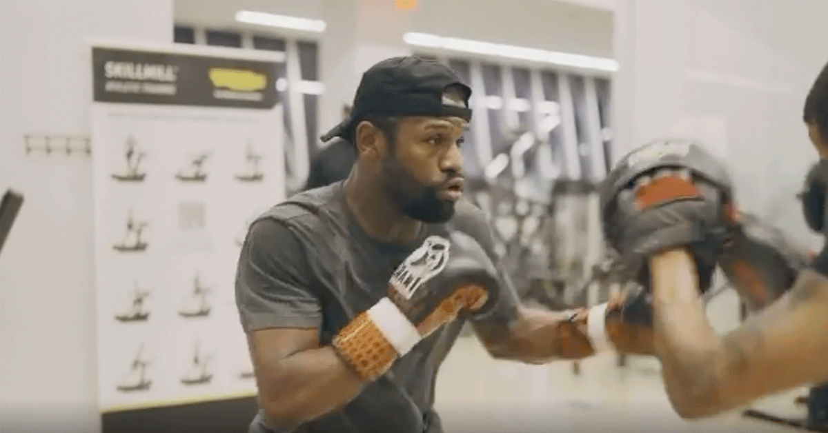 'Niet te stoppen!' Boksicoon Mayweather (45)  traint hard voor gevecht met MMA-ster