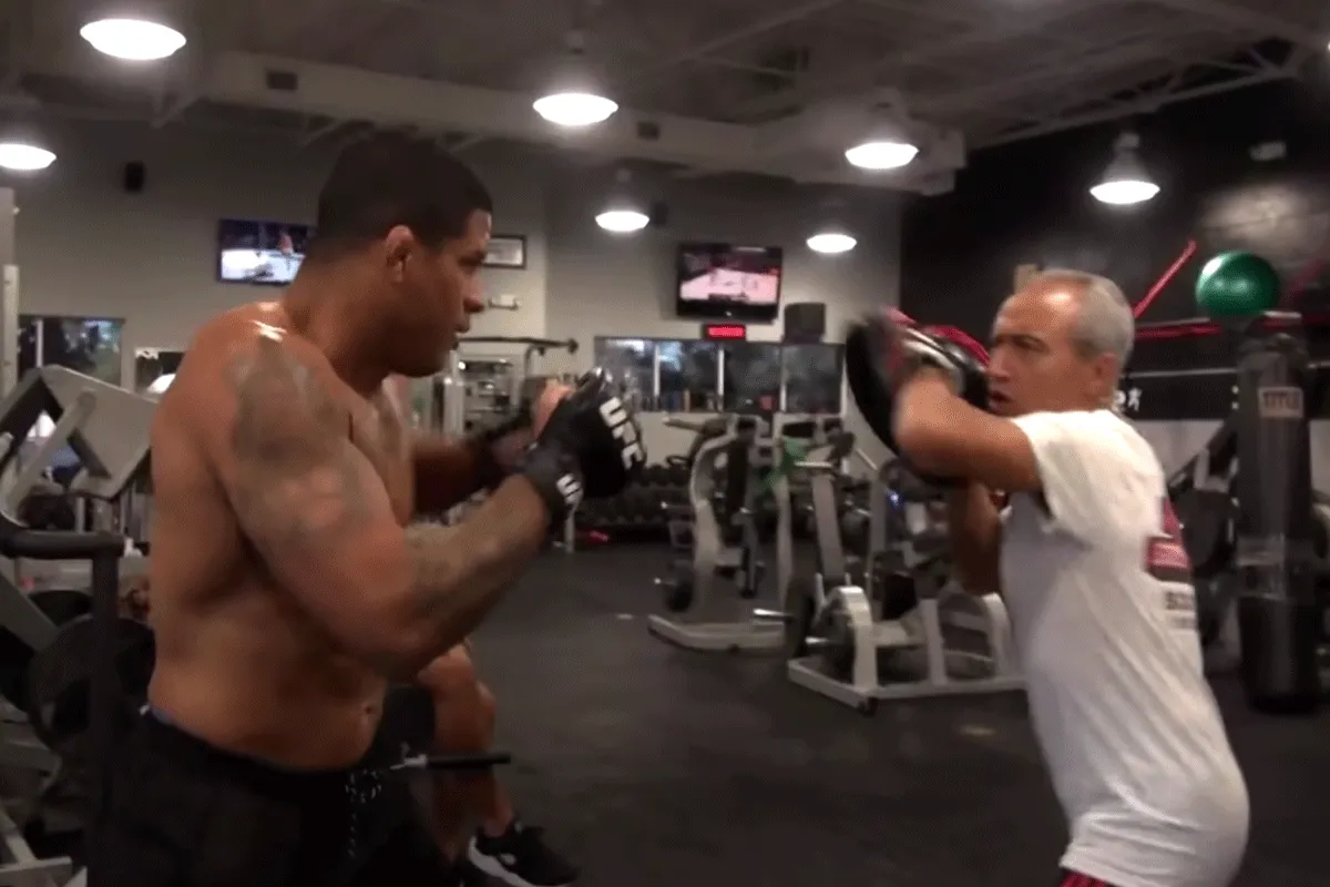 '15 minuten hel': Kooivechter Burns bereidt zich voor op beruchte Rus