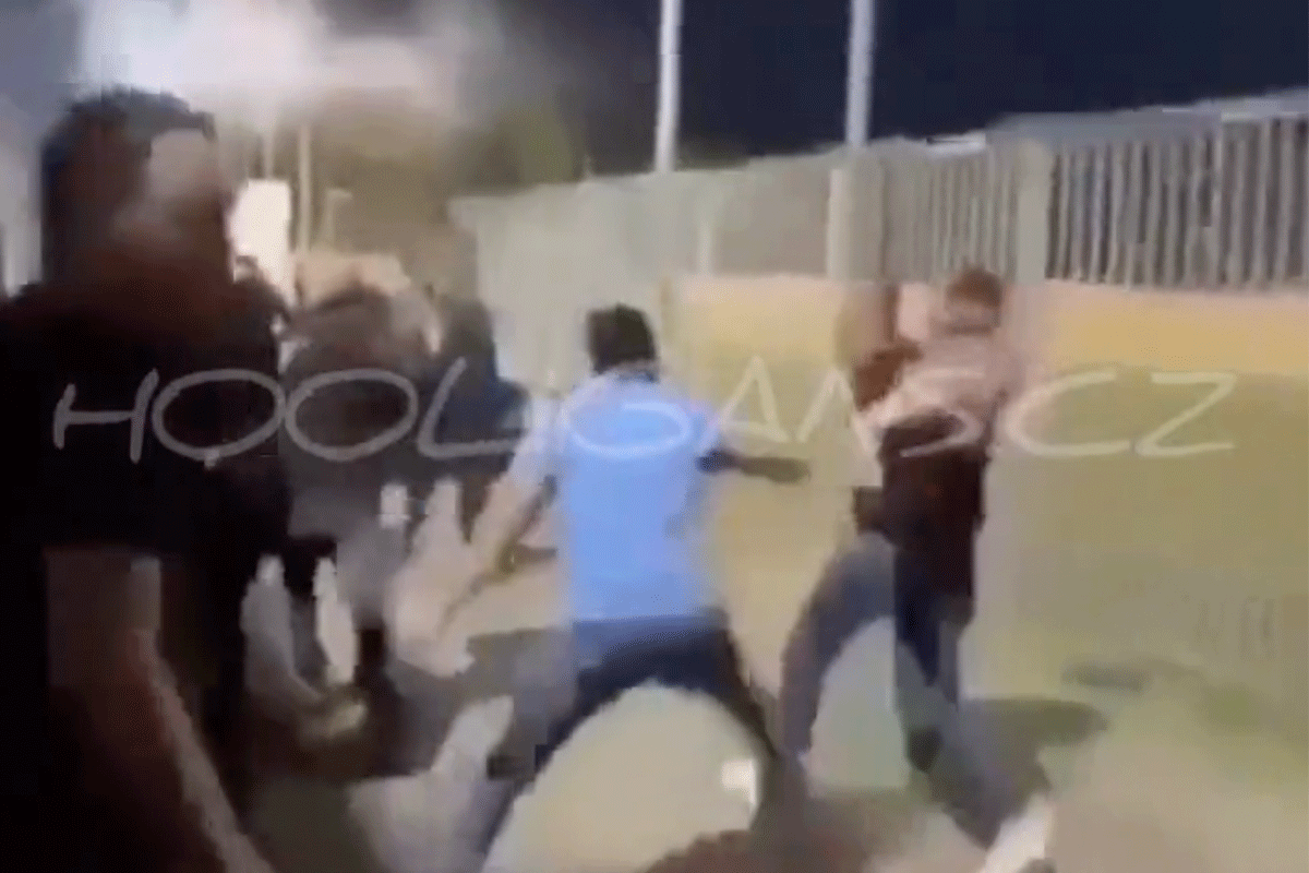 Angst Politie bewaarheid: 'Hooligans vechten terug' (video)