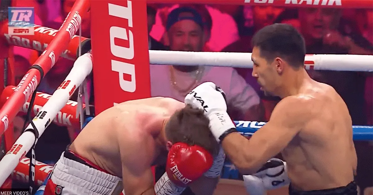 ZIEN! Vernietigende 'KO' levert Kazach wereldtitel boksen op