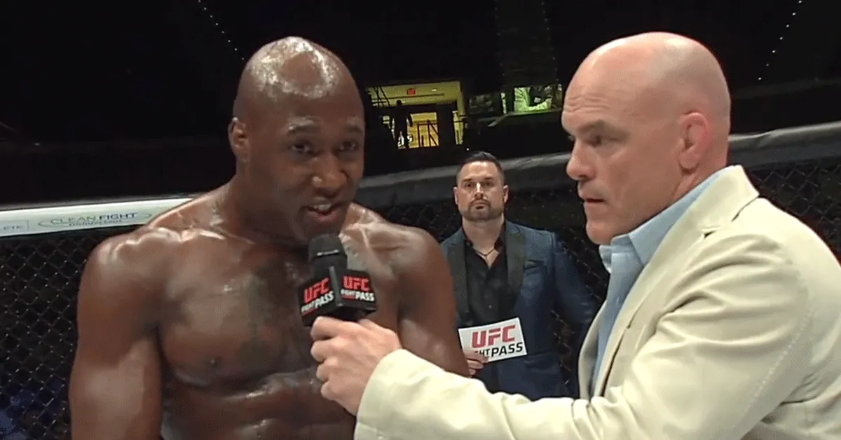 Vechter loopt leeg na knotsgek gevecht: '2x Herpes en meer...'  (video)