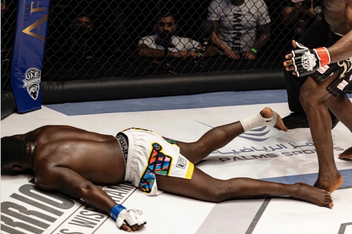 Wat een klap! Waanzinnige 'KO' eindigt wilde knokpartij (video)