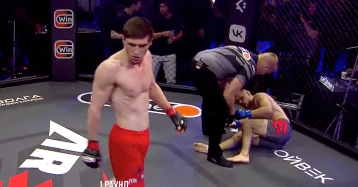 Klojo! Kooivechter brengt zichzelf verlies toe (video)