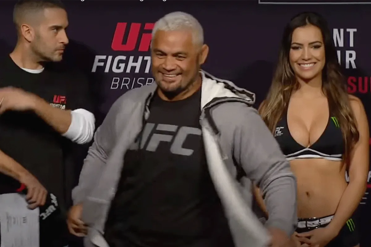 Tiener krijgt doodsklap van topkickbokser! 'Wie lacht er nu'