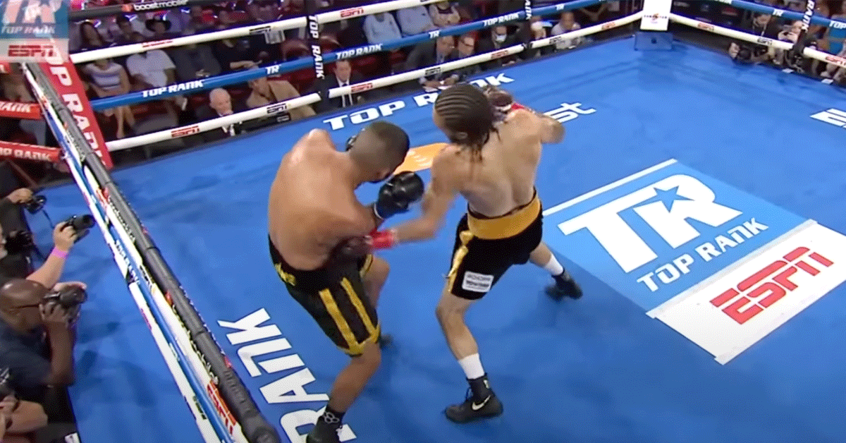 'Brute KO!' Kleinzoon Muhammad Ali brengt opa tot leven in de boksring