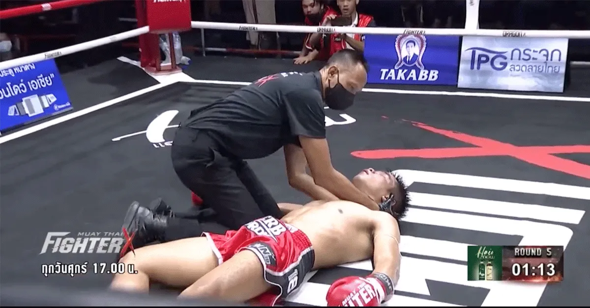 'Wat een hel': In coma geslagen kickbokser dood ontkent (video)