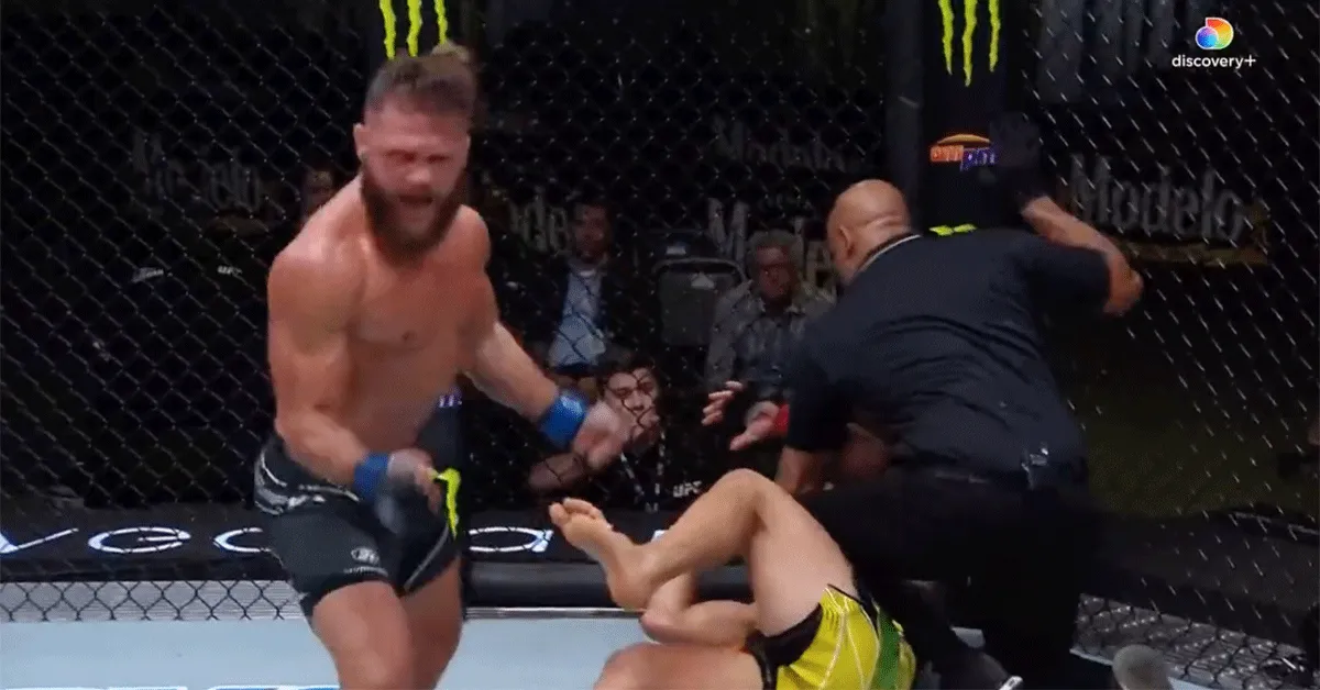 Dominante Fiziev slaat Dos Anjos knock-out in UFC Vegas 58 headliner