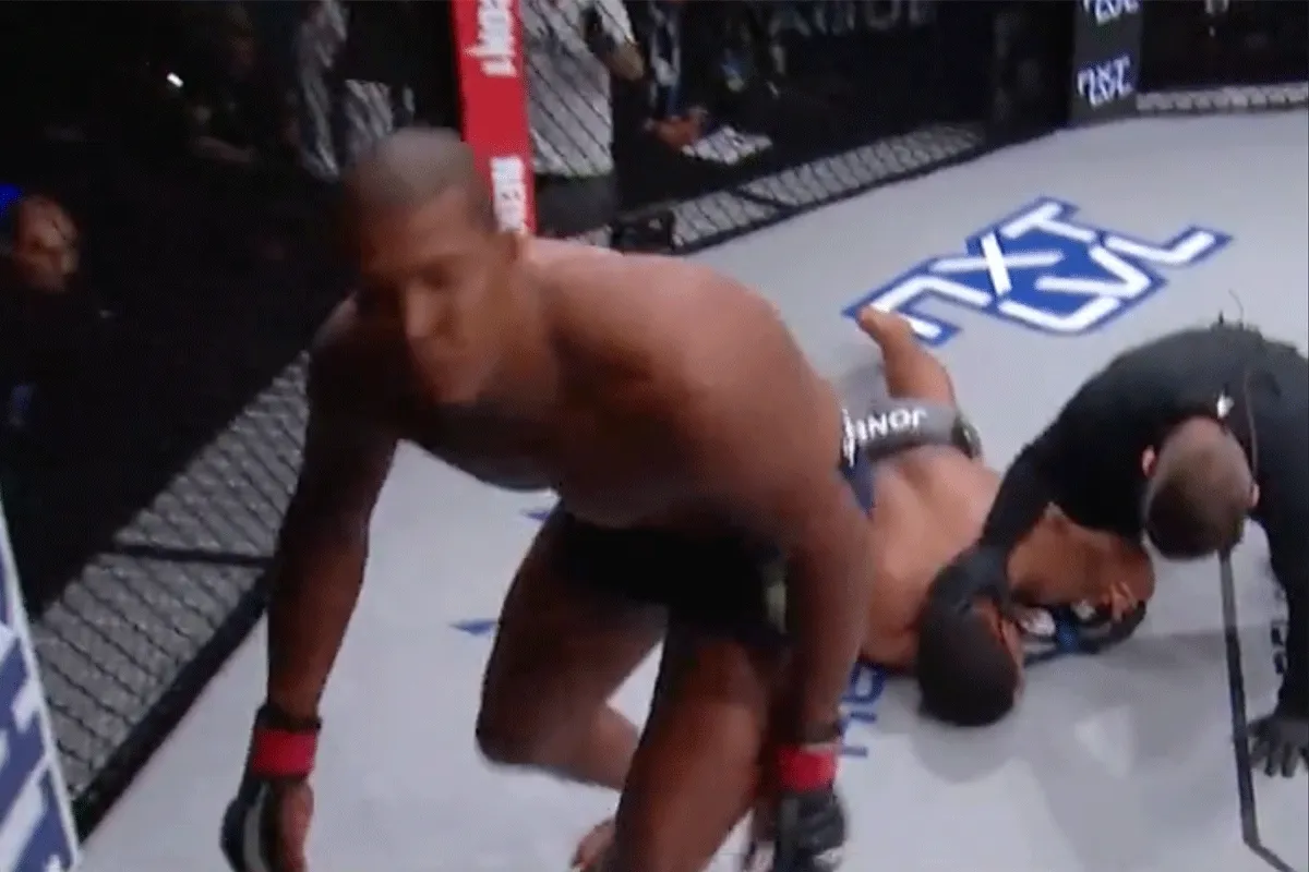 'Snelste KO!' Zwaargewicht sloopt rivaal in turbo tempo (video)