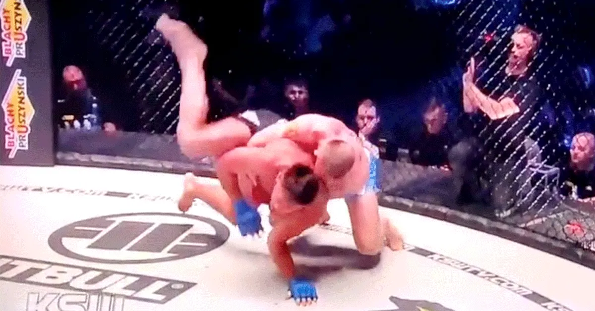 Holy sh*t! Kooivechter breekt elleboog in wraakgevecht (video)