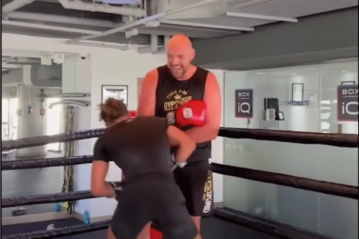 'Tyson Fury geeft WBC-titel op om gevecht te ontlopen'