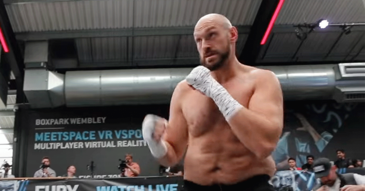 Bokslegende Tyson Fury viert 5-jarig verslaan geduchte tegenstander (video)