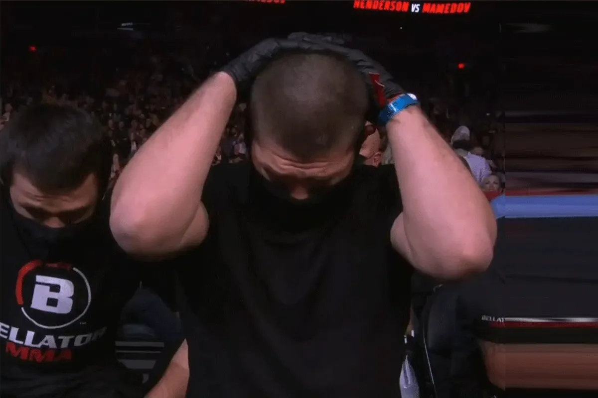 UFC-ster Khabib heeft angstmoment: 'Vooral niet kijken'