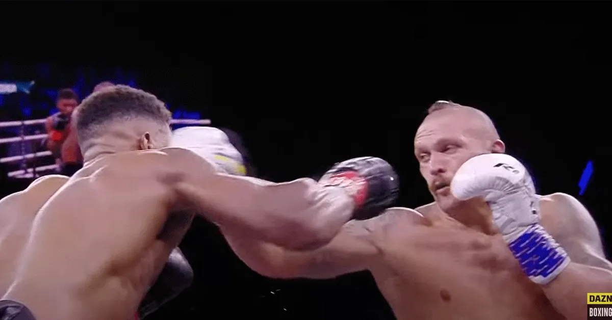 Usyk verslaat Joshua in rematch! 'Titels blijven in Oekraïne' (video)