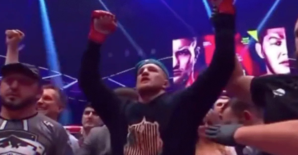 Russische MMA-vechter eert in Oekraïne gesneuvelde broer