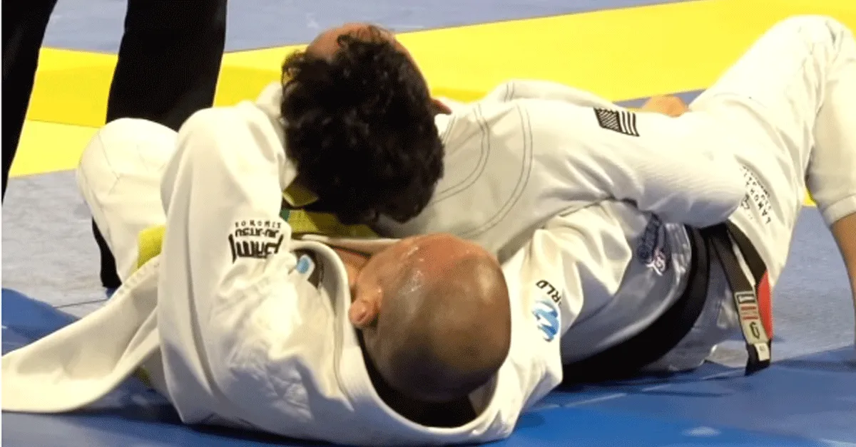 'Dat het mag!' Vechter door beruchte techniek knock-out gewurgd