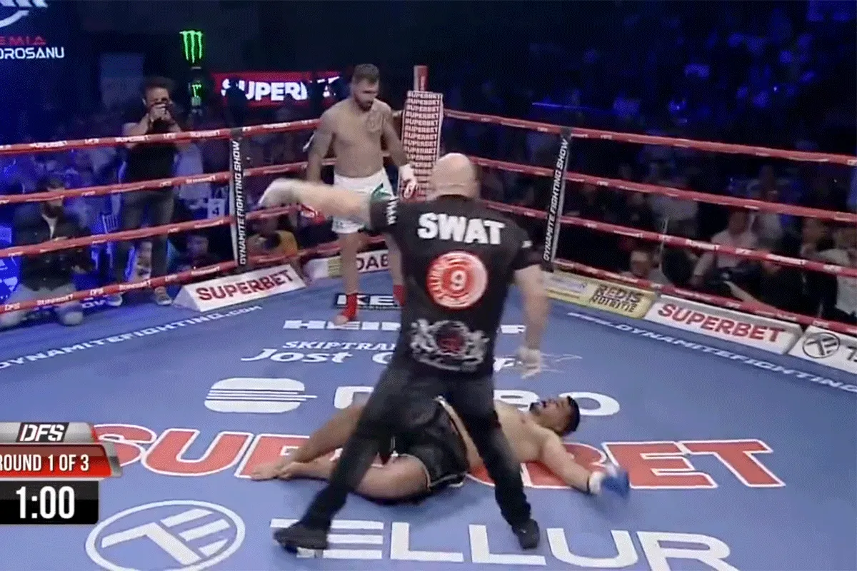 K-1 legende Aerts wilde wedstrijd beëindigen: 'Vechter beschermen'