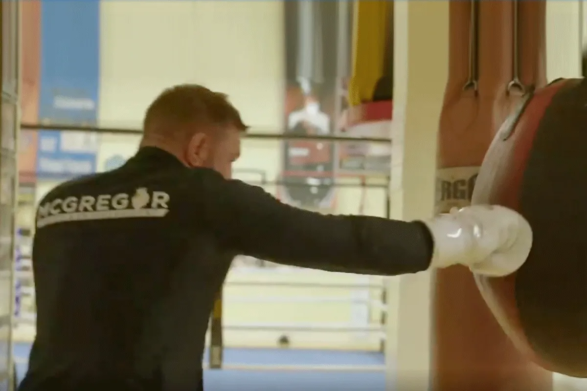 Boksers mogen meer dan UFC-vechters: 'Kickbokstrainer kiest gevechten'