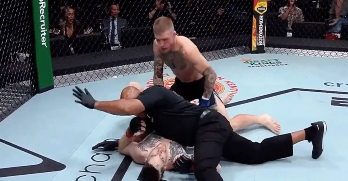 Waanzinnige knock-outs! 5 vechters krijgen UFC contract (video)