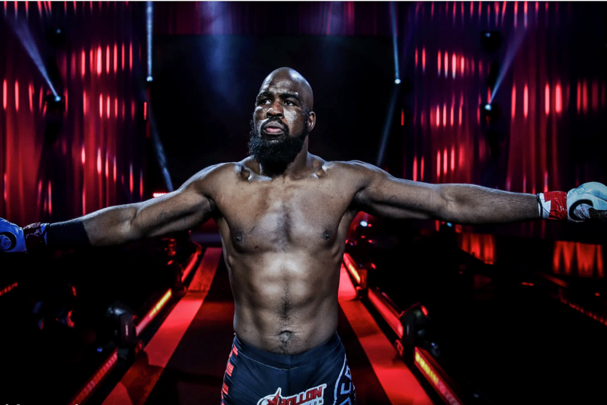 ONGELUK: UFC vechter Corey Anderson deelt gruwelijke foto's