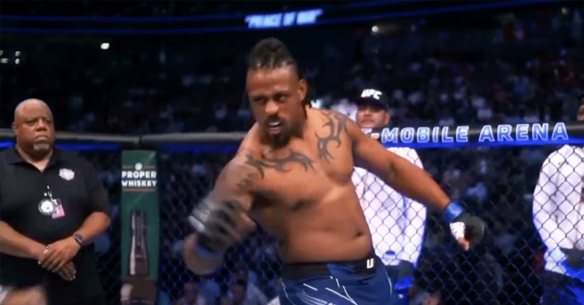 Puffende UFC'er Greg Hardy wint boksdebuut op knock-out (video)